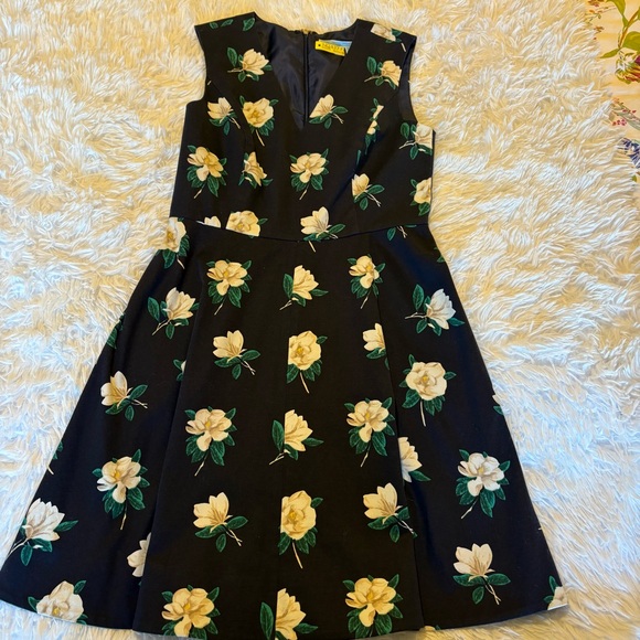 Draper James Magnolia Love Dress | Size 4 - Picture 8 of 16